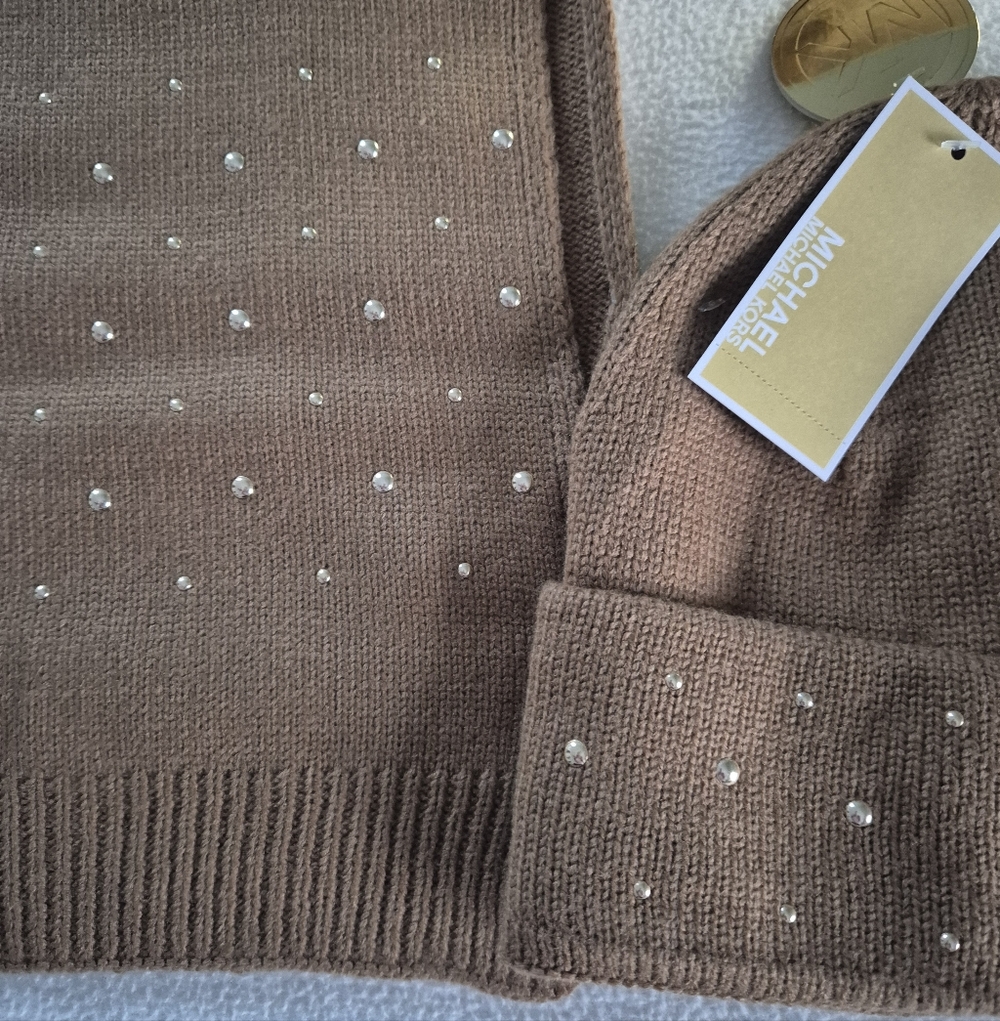 Michael Kors Tan Hat and Scarf Set with Pearls - Picture 11 of 16